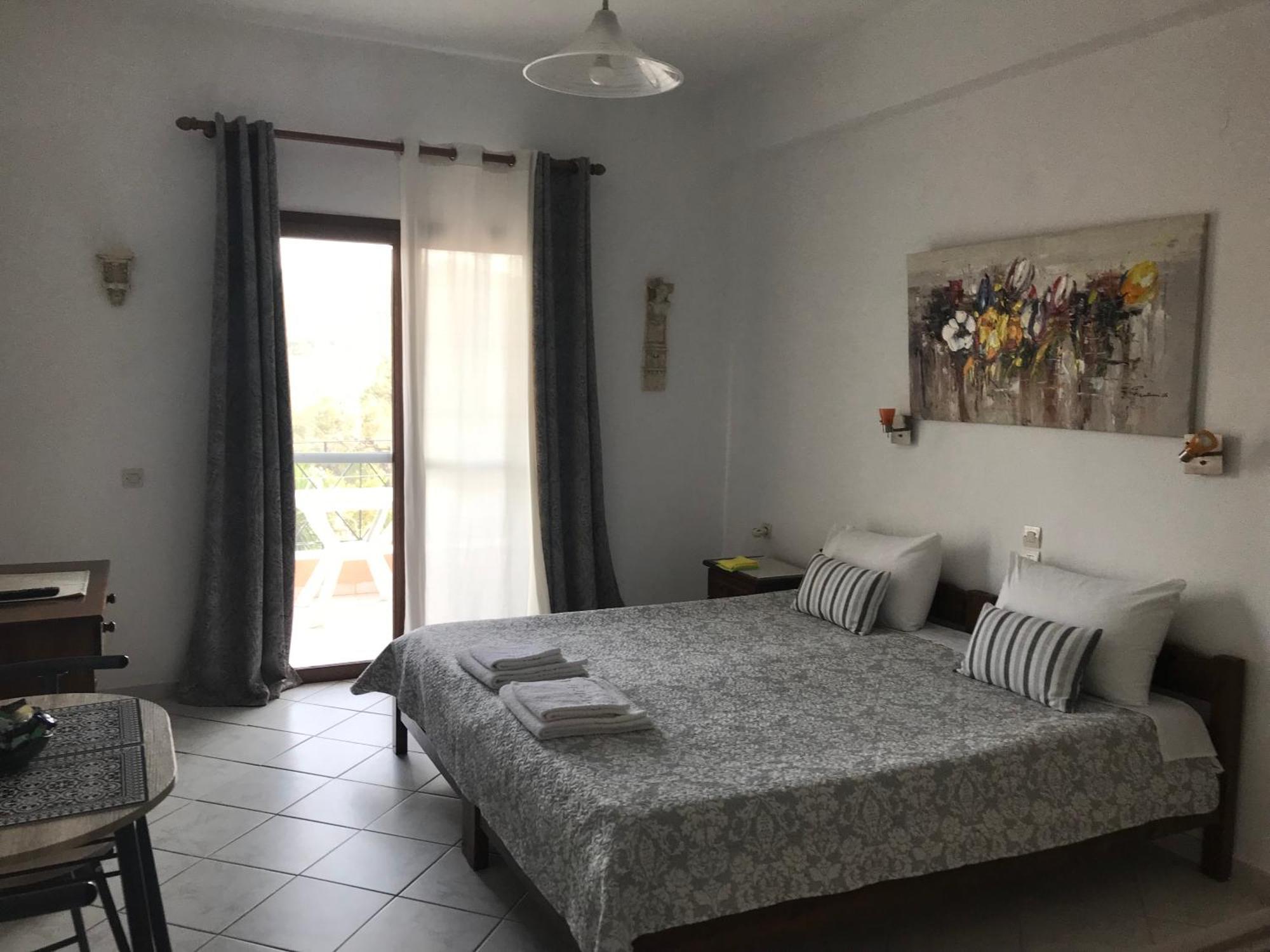 Floros Apartments 에이지오스스테파노스 외부 사진