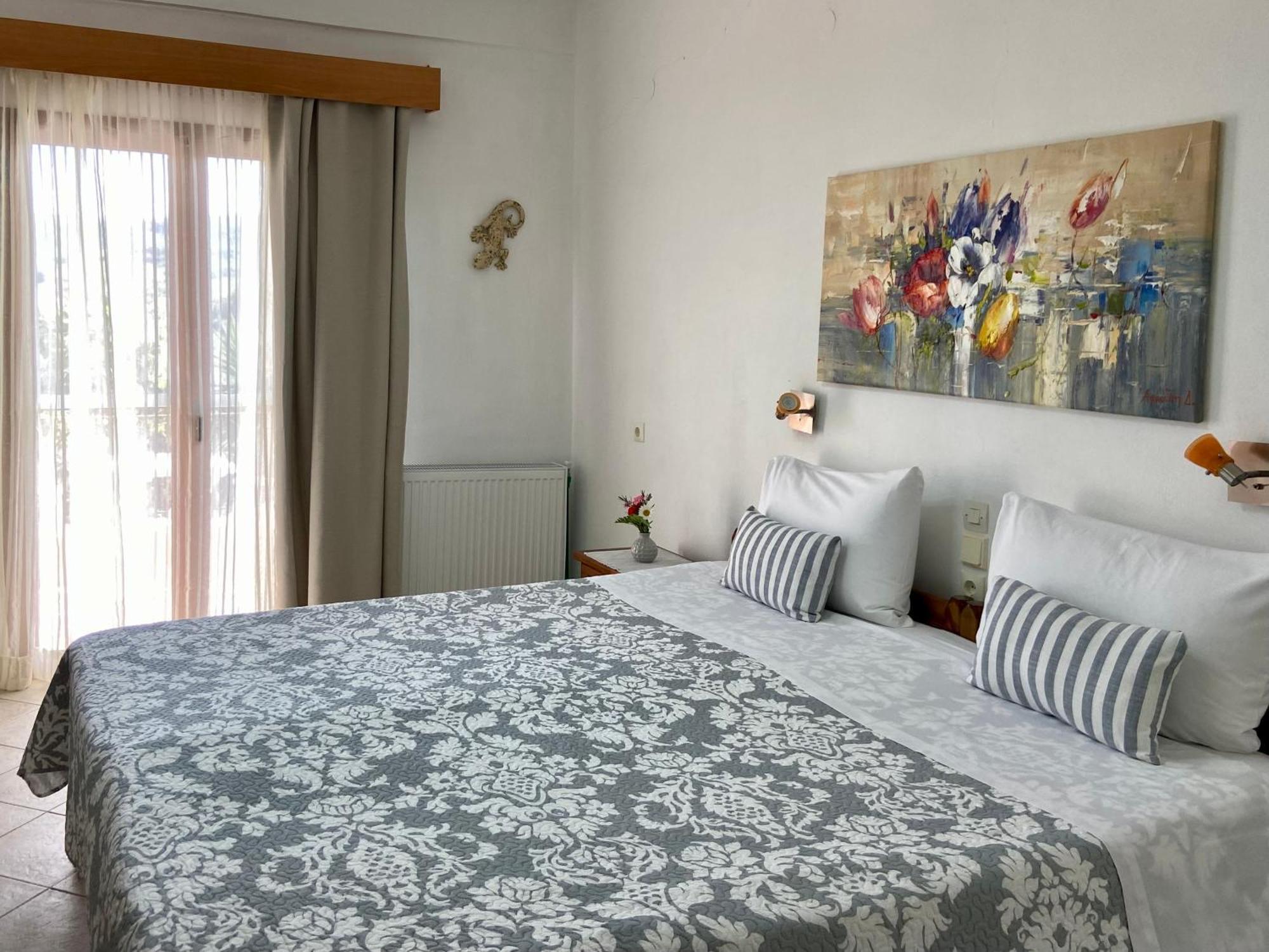 Floros Apartments 에이지오스스테파노스 외부 사진