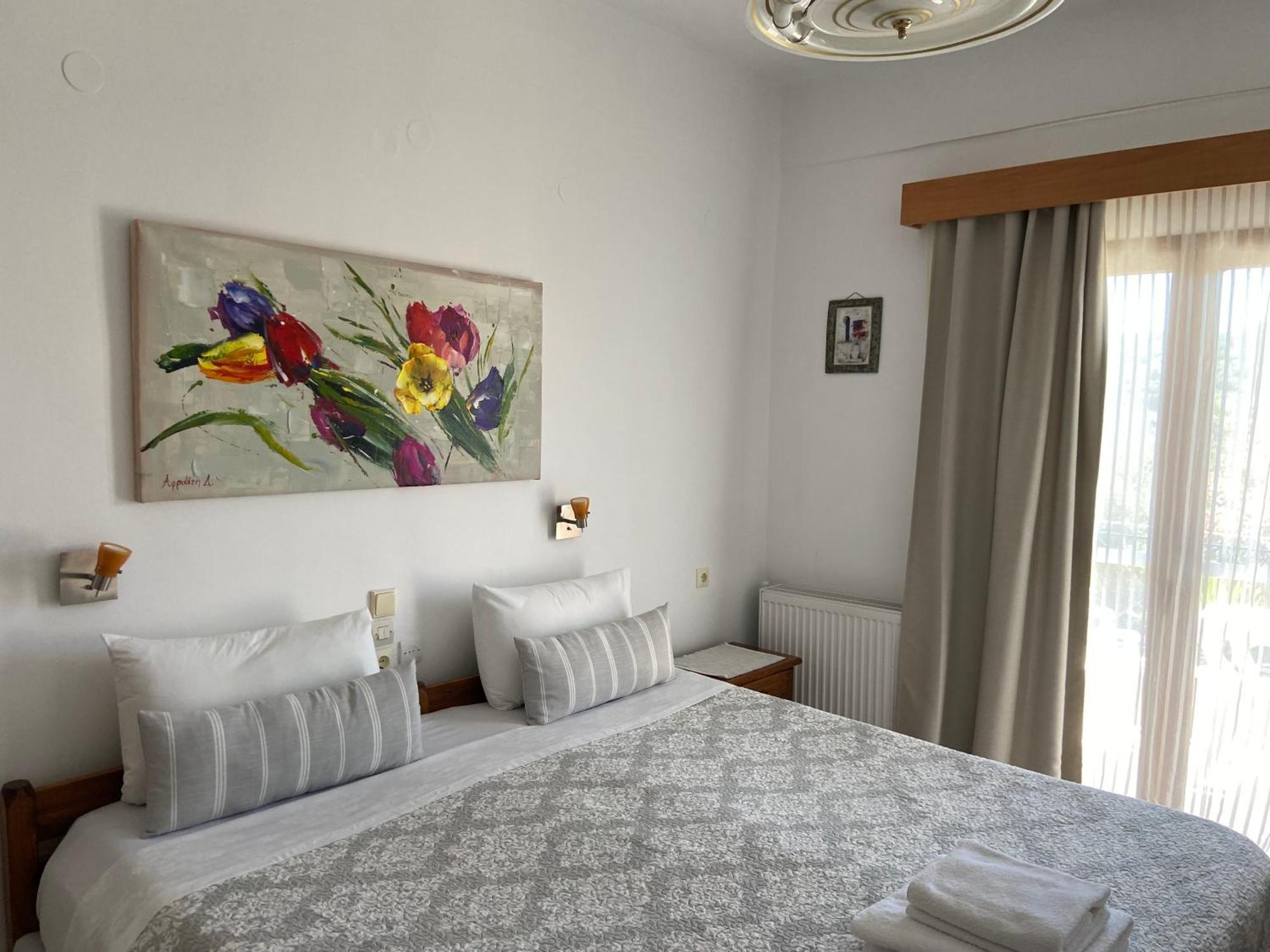 Floros Apartments 에이지오스스테파노스 외부 사진