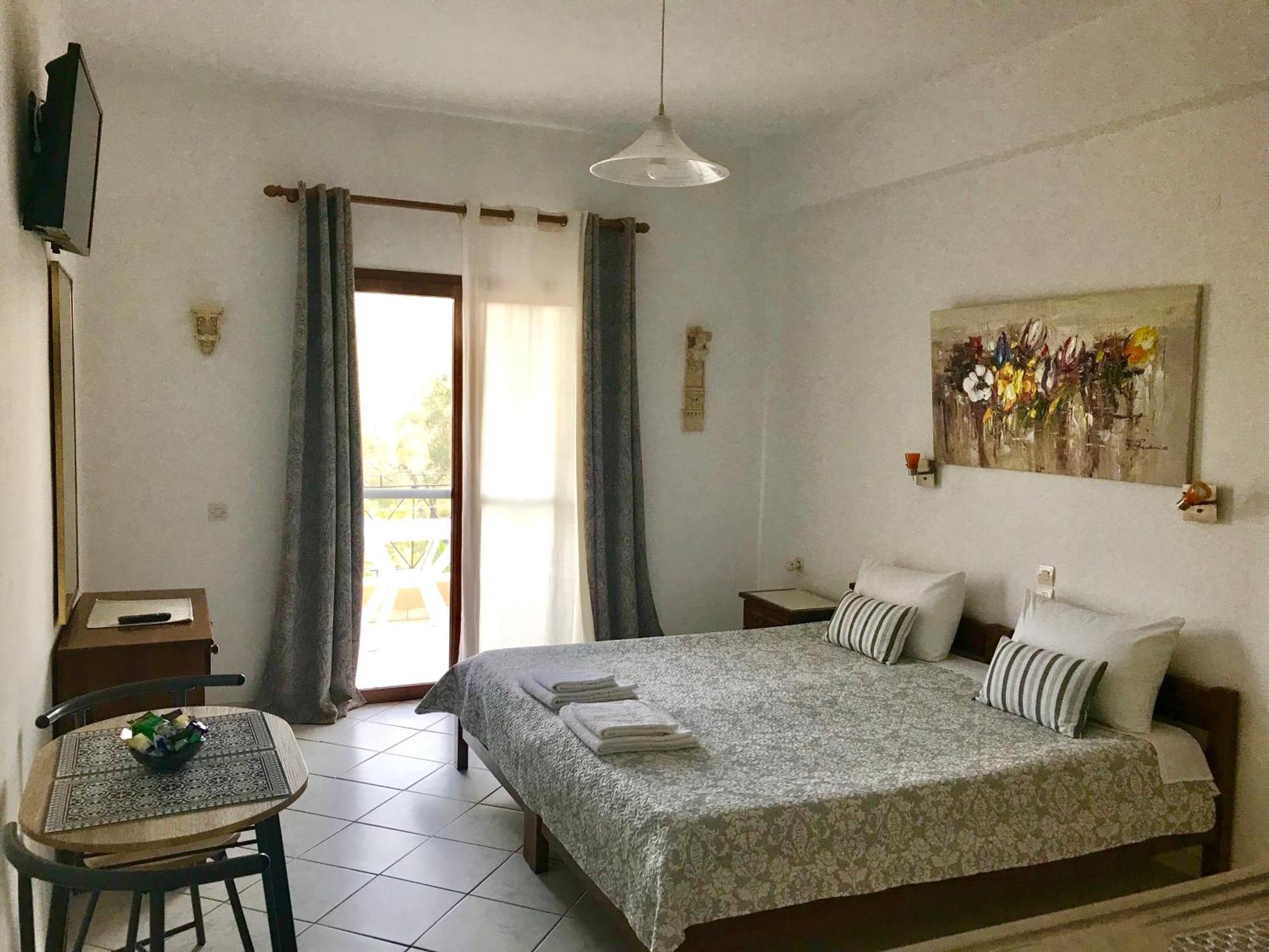 Floros Apartments 에이지오스스테파노스 외부 사진