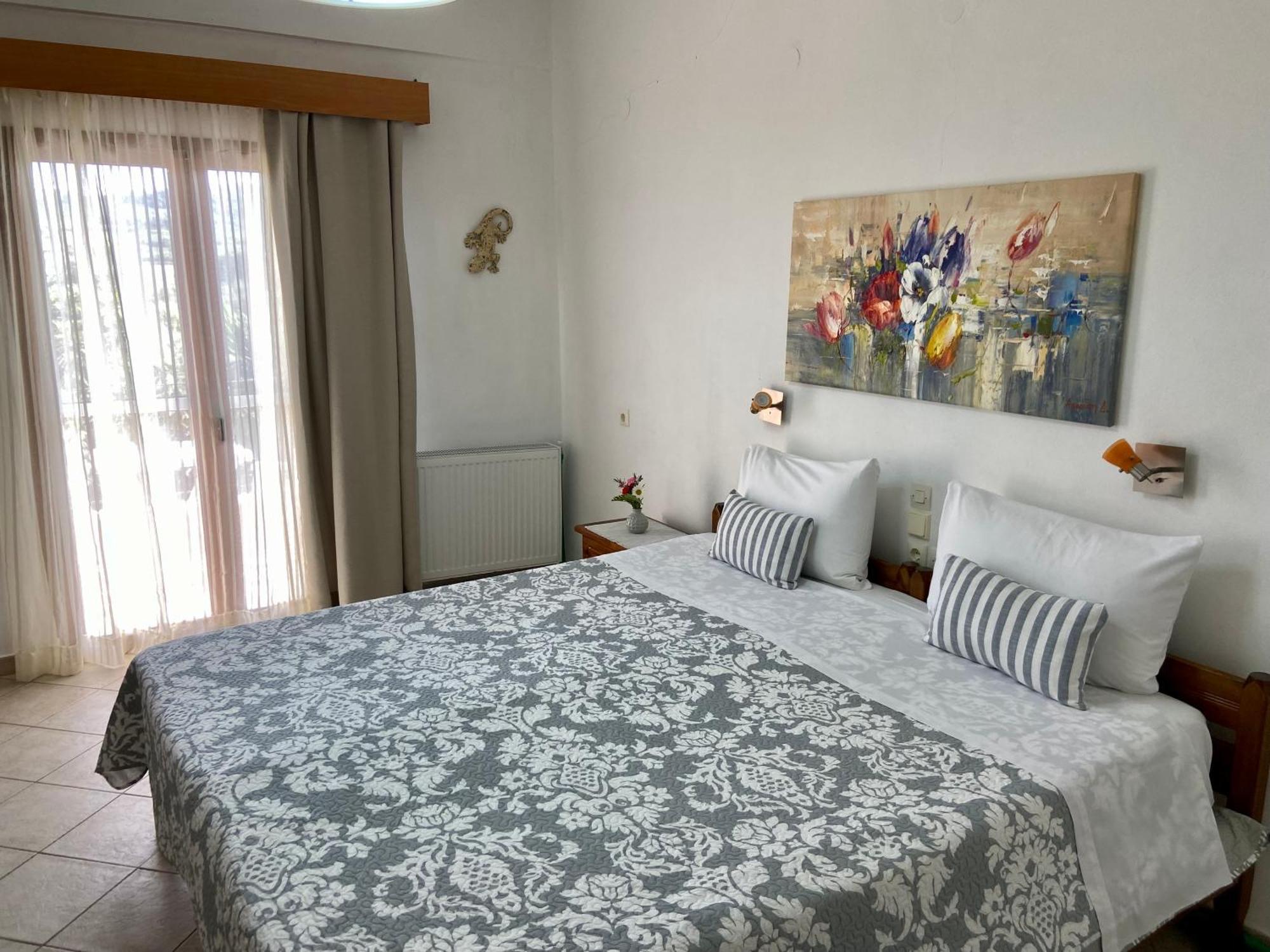 Floros Apartments 에이지오스스테파노스 외부 사진