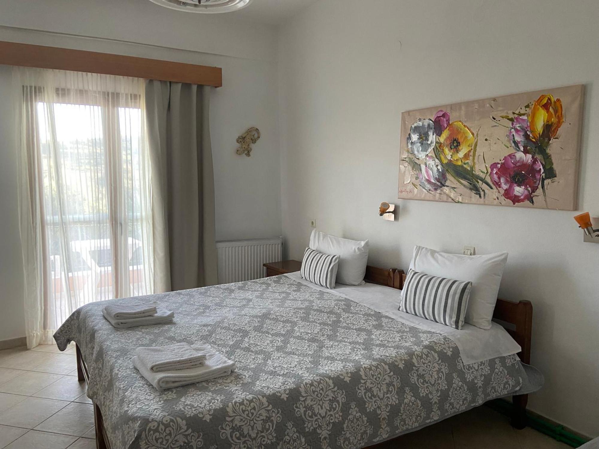 Floros Apartments 에이지오스스테파노스 외부 사진