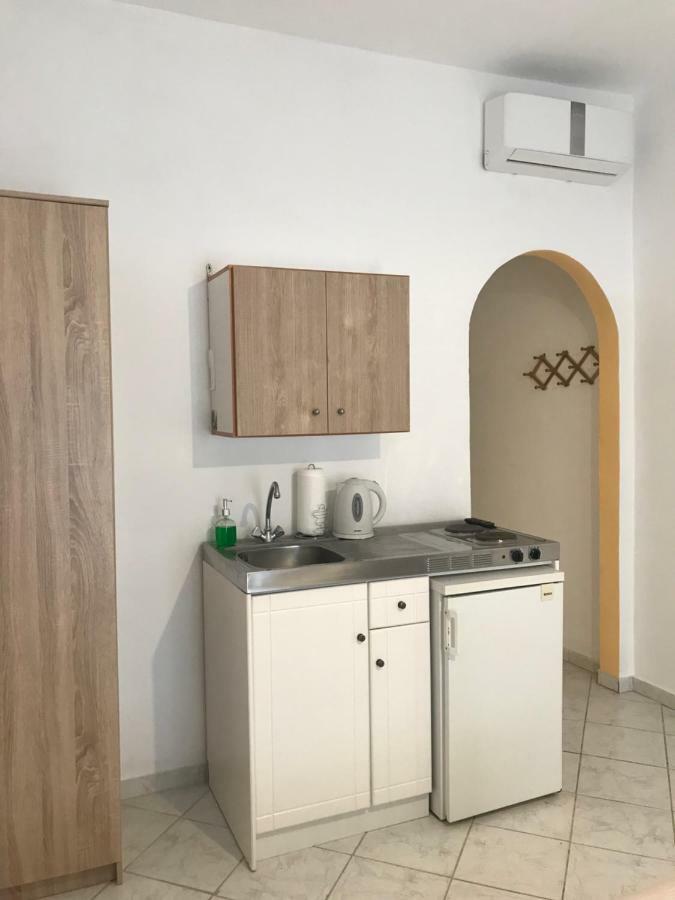 Floros Apartments 에이지오스스테파노스 외부 사진